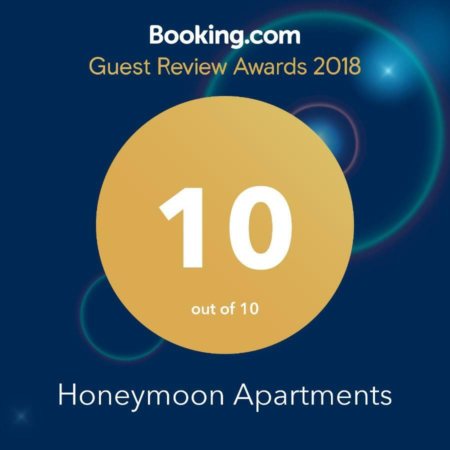 Honeymoon Apartments เบนัลมาเดนา ภายนอก รูปภาพ