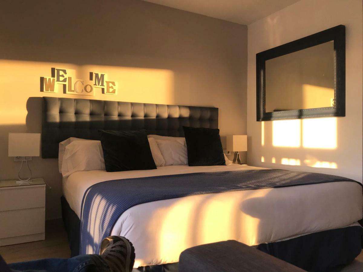 Honeymoon Apartments เบนัลมาเดนา ภายนอก รูปภาพ