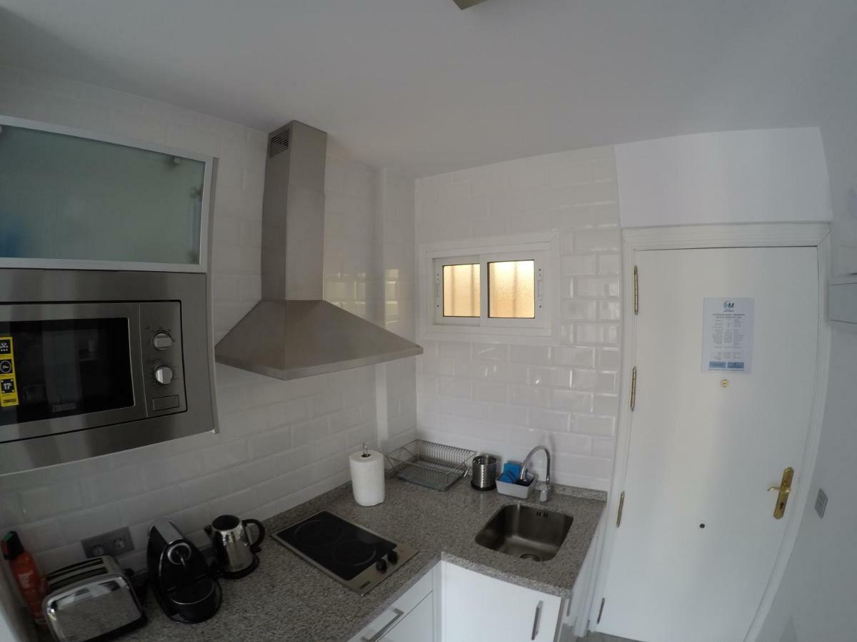 Honeymoon Apartments เบนัลมาเดนา ภายนอก รูปภาพ