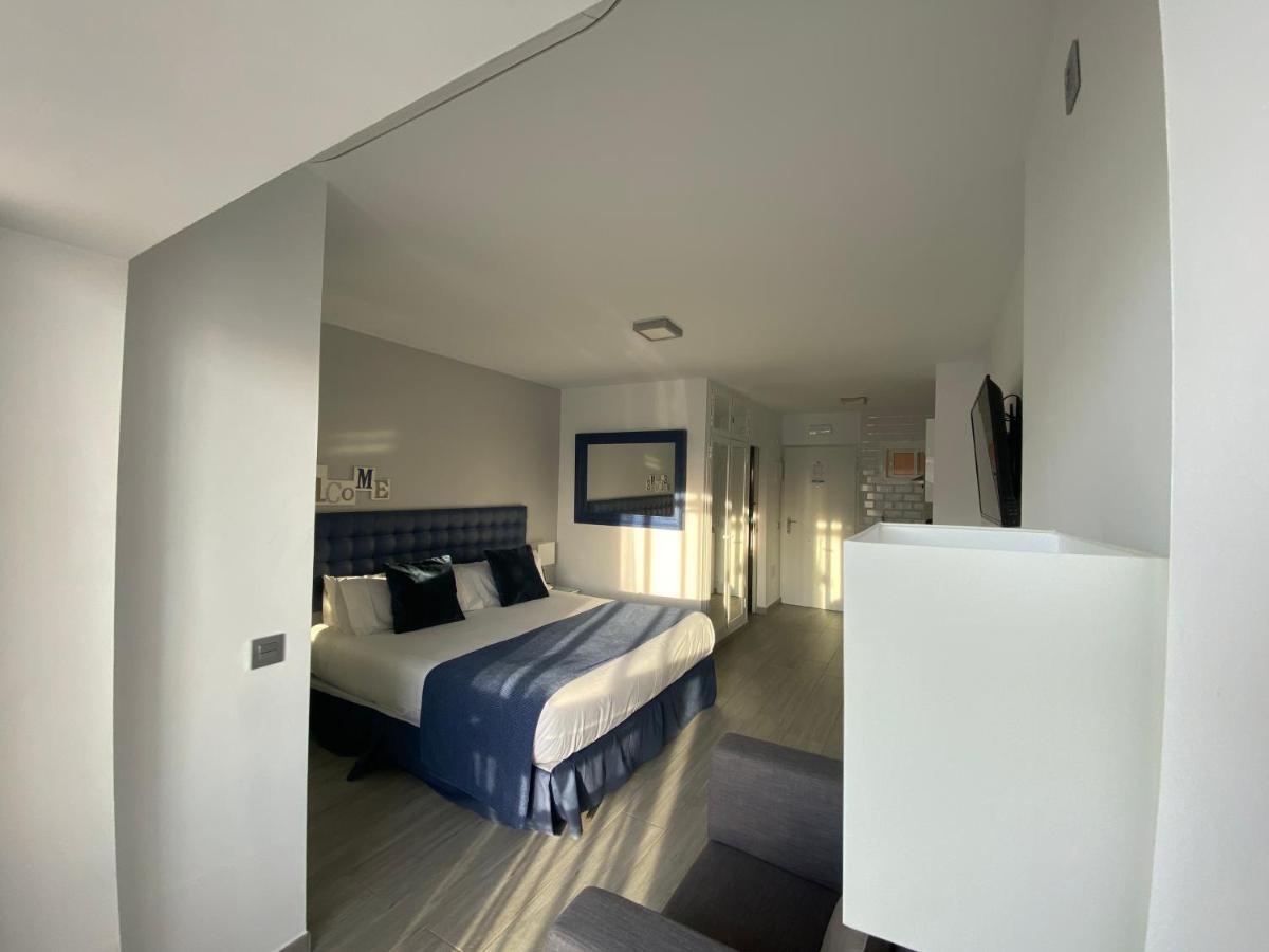 Honeymoon Apartments เบนัลมาเดนา ภายนอก รูปภาพ