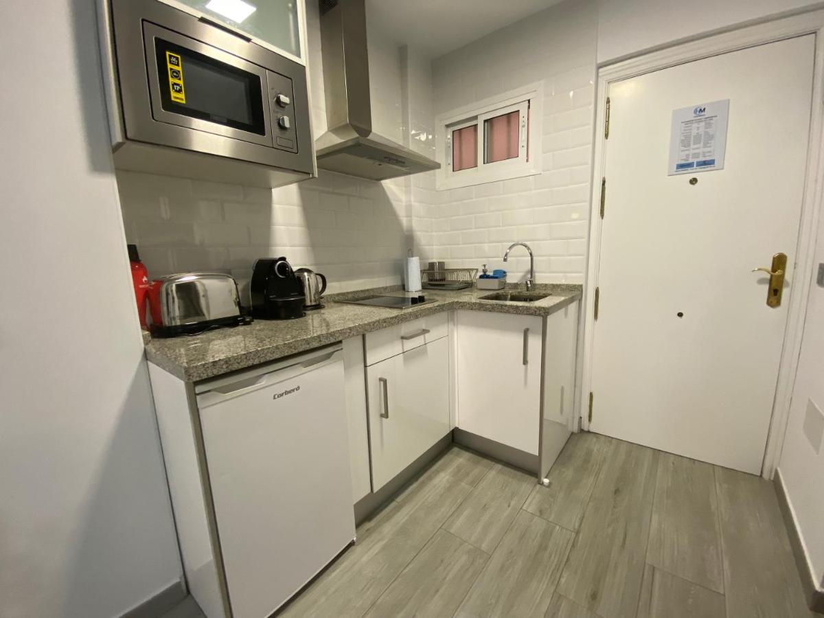Honeymoon Apartments เบนัลมาเดนา ภายนอก รูปภาพ